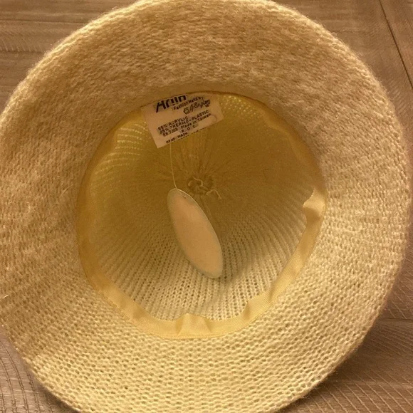 NWT Vintage Arlin Cream Acrylic Knit Hat - Picture 5 of 7